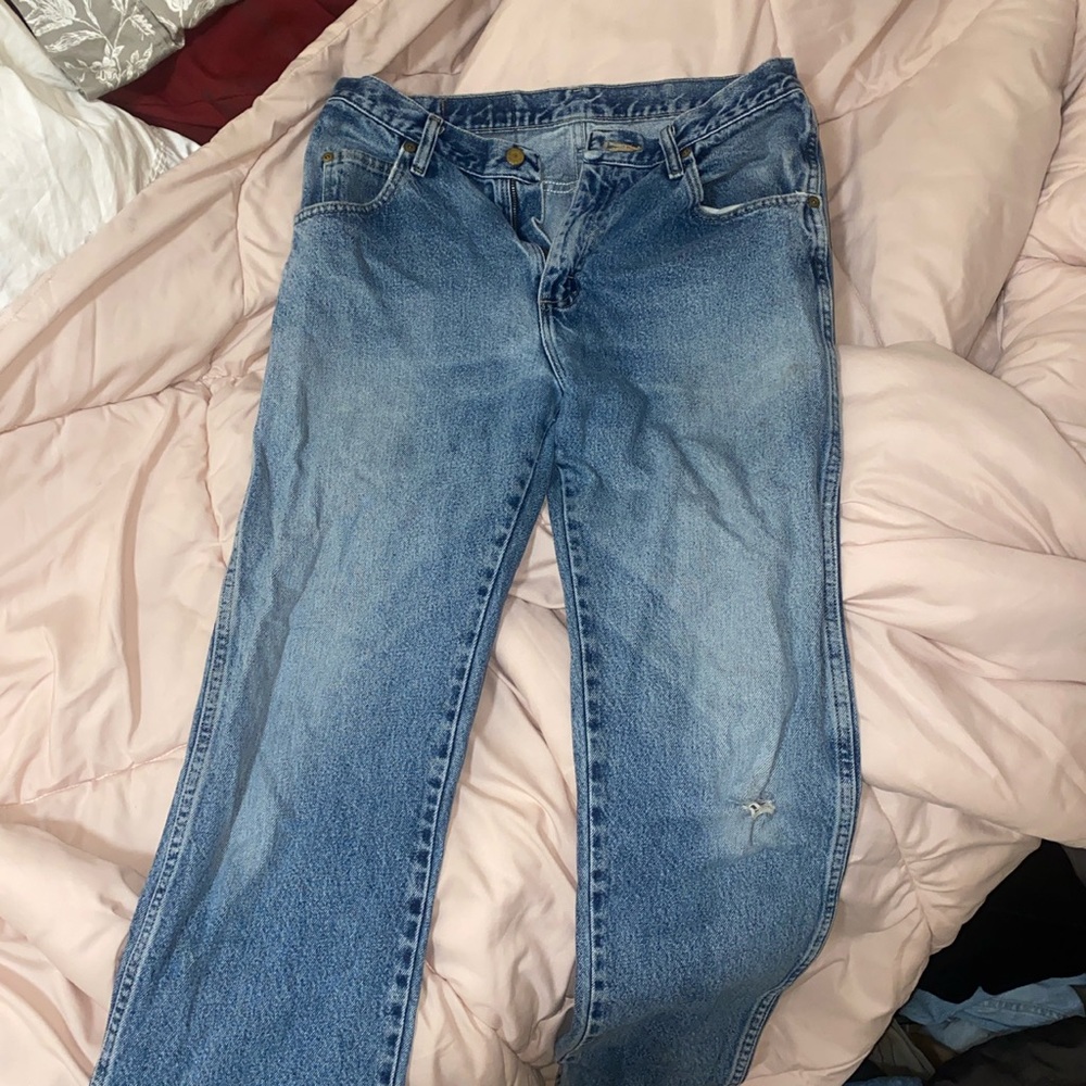 Vintage Wrangler loose fit jeans size 32 x 30 (would fit women’s 26-30)